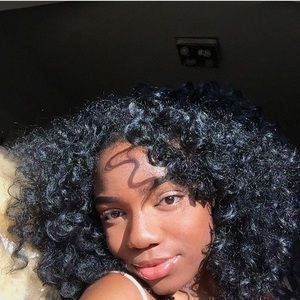 Meet your Posher, Tiara